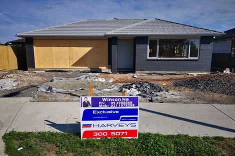 Photo of property in 8 Ropere Street, Kumeu, 0810