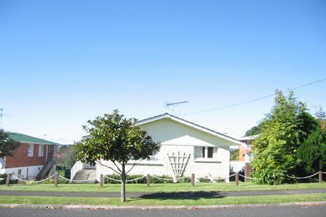 Photo of property in 2/13 Portadown Avenue, Pakuranga Heights, Auckland, 2010