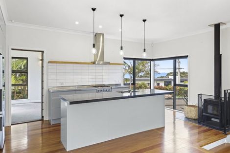 Photo of property in 35 Rock Isle Road, Torbay, Auckland, 0630