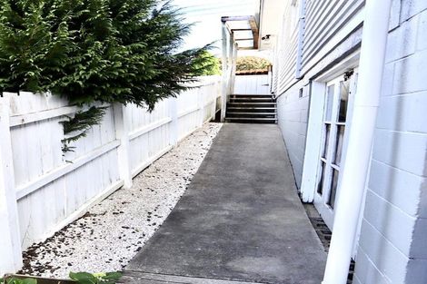 Photo of property in 1/109 Target Road, Totara Vale, Auckland, 0629