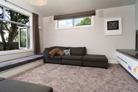 Photo of property in 12 Burnell Avenue, Thorndon, Wellington, 6011