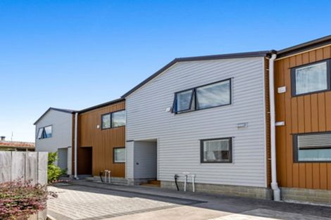 Photo of property in 5/13 Windy Ridge Road, Glenfield, Auckland, 0629