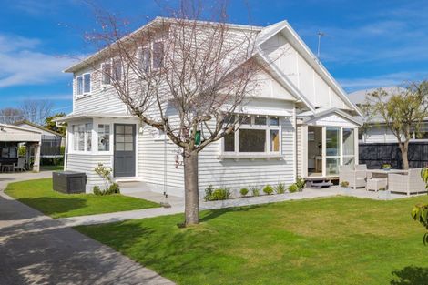 Photo of property in 40 Stapletons Road, Richmond, Christchurch, 8013