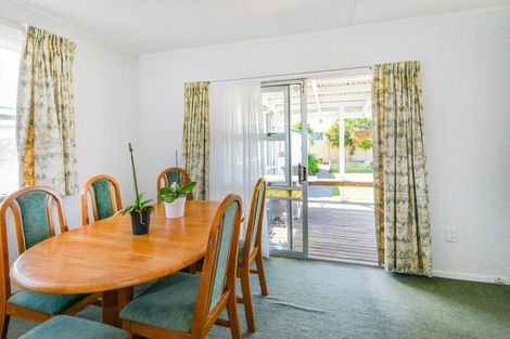 Photo of property in 38 Folkestone Drive, Flaxmere, Hastings, 4120