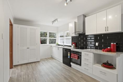 Photo of property in 1/663 Te Atatu Road, Te Atatu Peninsula, Auckland, 0610