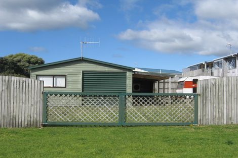 Photo of property in 64 Aubrey Road, Pataua North, Whangarei, 0175
