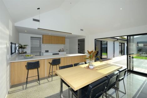 Photo of property in 10 Little Gem Road, Hornby, Christchurch, 8025