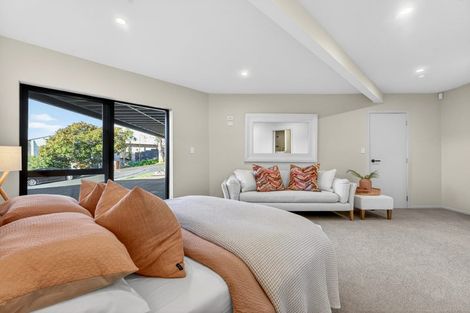 Photo of property in 1a Prestige Place, Castor Bay, Auckland, 0620
