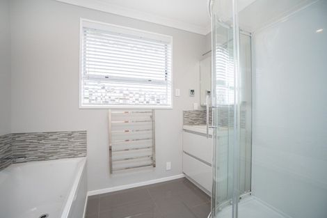 Photo of property in 16 Drury Street, Cloverlea, Palmerston North, 4412