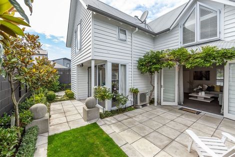 Photo of property in 2/34 Aikmans Road, Merivale, Christchurch, 8014