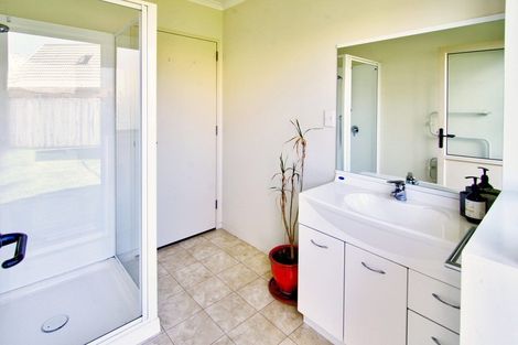 Photo of property in Holdsworth Villas, 62/2 William Donald Drive, Solway, Masterton, 5810