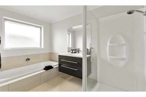 Photo of property in 35 Mariposa Crescent, Aidanfield, Christchurch, 8025