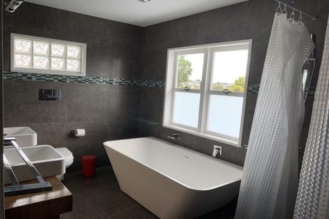 Photo of property in 148 Luckens Road, West Harbour, Auckland, 0618