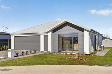 Photo of property in 27 Hanmer Crescent, Rangiora, 7400