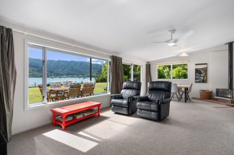 Photo of property in 1755 Queen Charlotte Drive, Linkwater, Picton, 7281
