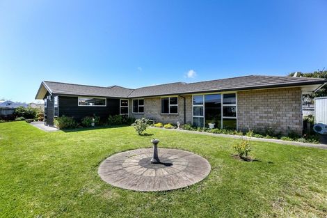 Photo of property in 19 Manukaka Heights, Hurdon, New Plymouth, 4310