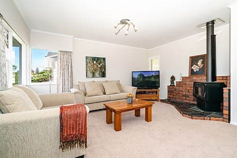 Photo of property in 54 Ravenwood Drive, Forrest Hill, Auckland, 0620