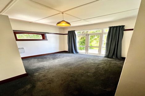Photo of property in 19 Highbury Crescent, Aro Valley, Wellington, 6012