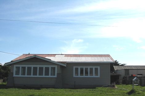 Photo of property in 14 Beach Road, Castlecliff, Whanganui, 4501