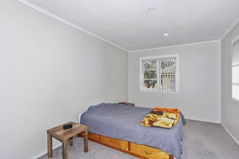 Photo of property in 52 Churchill Avenue, Manurewa, Auckland, 2102