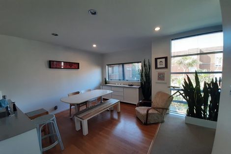 Photo of property in 76g Edmonton Road, Henderson, Auckland, 0612