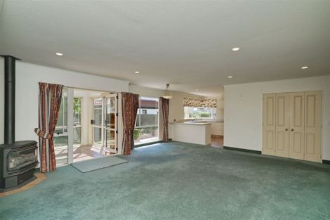 Photo of property in 15 Basil Place, Mount Pleasant, Christchurch, 8081