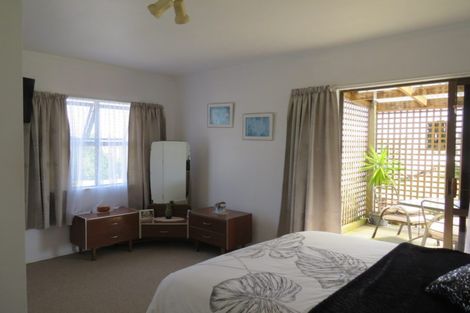 Photo of property in 29 Oxford Street, Whakapirau, Maungaturoto, 0583