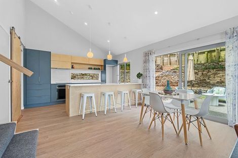 Photo of property in 5 Awanui Street, Merrilands, New Plymouth, 4312