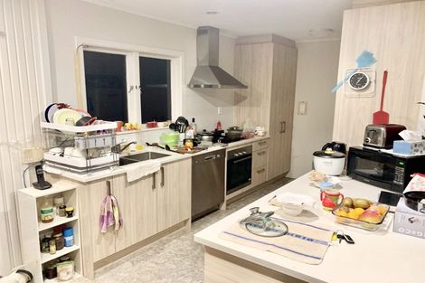 Photo of property in 33 Diana Drive, Glenfield, Auckland, 0627