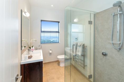 Photo of property in 5 Peregrine Close, Mount Pleasant, Christchurch, 8081