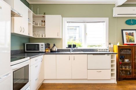 Photo of property in 2 Paradise Road, Napier South, Napier, 4110