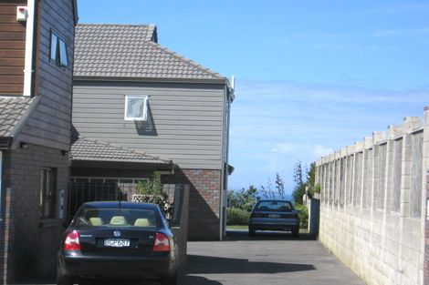 Photo of property in 2/133 Churchill Road, Rothesay Bay, Auckland, 0630