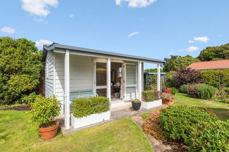 Photo of property in 6 Kaikomako Road, Waikanae, 5036