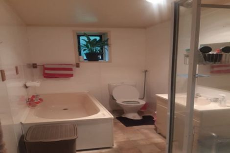 Photo of property in 5a Royal Crescent, Saint Kilda, Dunedin, 9012