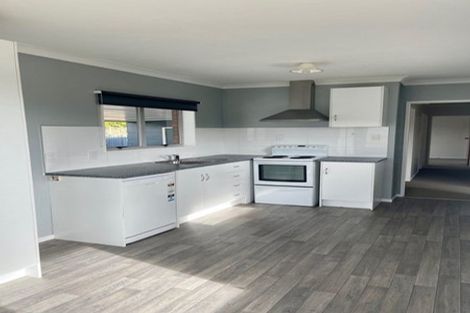 Photo of property in 1 Puriri Place, Levin, 5510