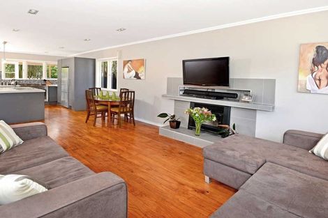 Photo of property in 56 Saffron Street, Birkdale, Auckland, 0626