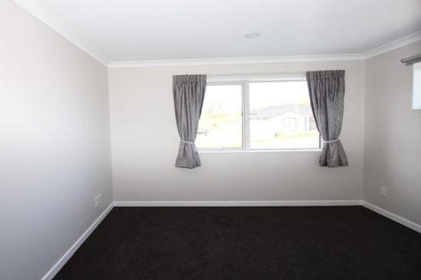 Photo of property in 80 Jeroboam Loop, Kumeu, 0810
