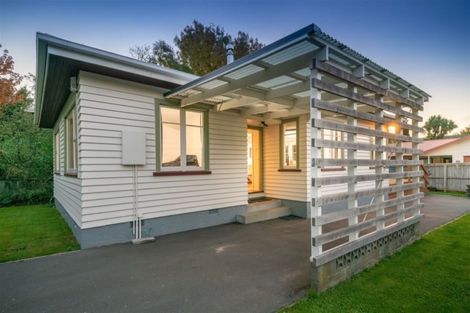 Photo of property in 32 Martindales Road, Heathcote Valley, Christchurch, 8022