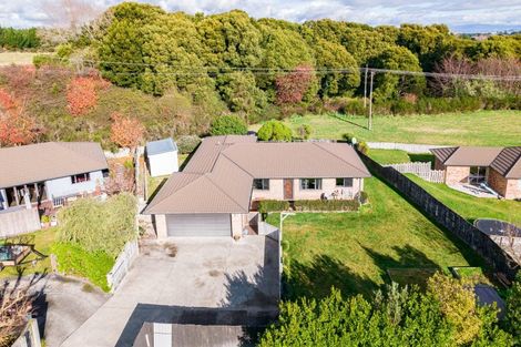 Photo of property in 21 Brompton Close, Richmond Heights, Taupo, 3330