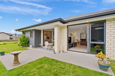 Photo of property in 18 Sycamore Drive, Sunnynook, Auckland, 0620