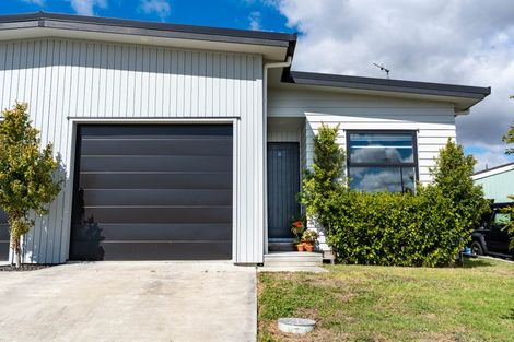 Photo of property in 2/31 Russleigh Drive, Dinsdale, Hamilton, 3204