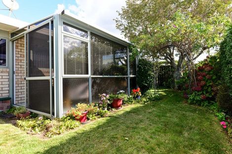 Photo of property in 2/38 Sandwich Road, St Andrews, Hamilton, 3200