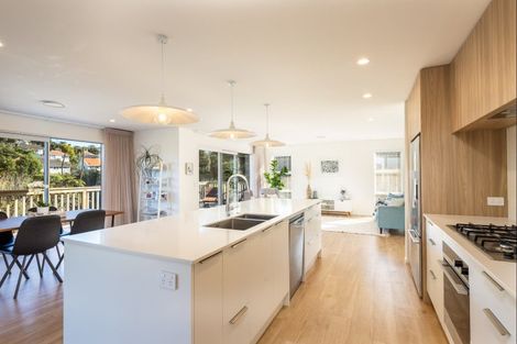 Photo of property in 37 Sycamore Grove, Lower Vogeltown, New Plymouth, 4310