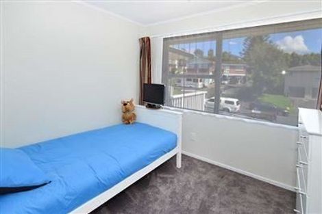 Photo of property in 17 Kathleen Street, Totara Vale, Auckland, 0627