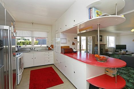 Photo of property in 13 Whitcombe Road, Opunake, 4616