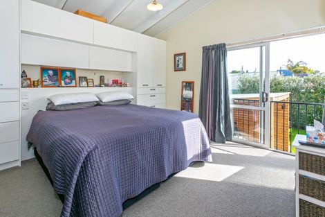 Photo of property in 102 Awarua Place, Whangamata, 3620