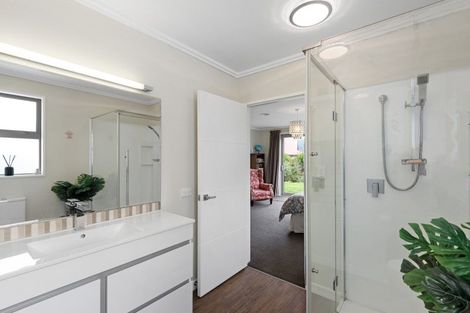 Photo of property in 184 High Street, Oxford, 7430