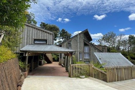 Photo of property in 8 Dalmeny Close, Murrays Bay, Auckland, 0630