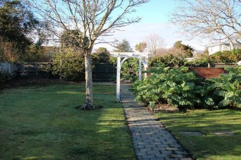 Photo of property in 28 Otara Street, Ilam, Christchurch, 8053