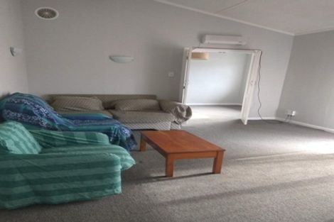 Photo of property in 324 Rangatira Road, Beach Haven, Auckland, 0626